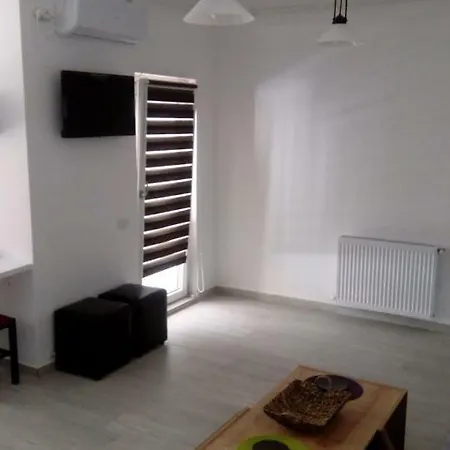 アパート Ary Apartament ナボダリ